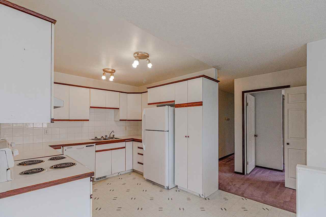 229 Centre St - Photo 5 of 18