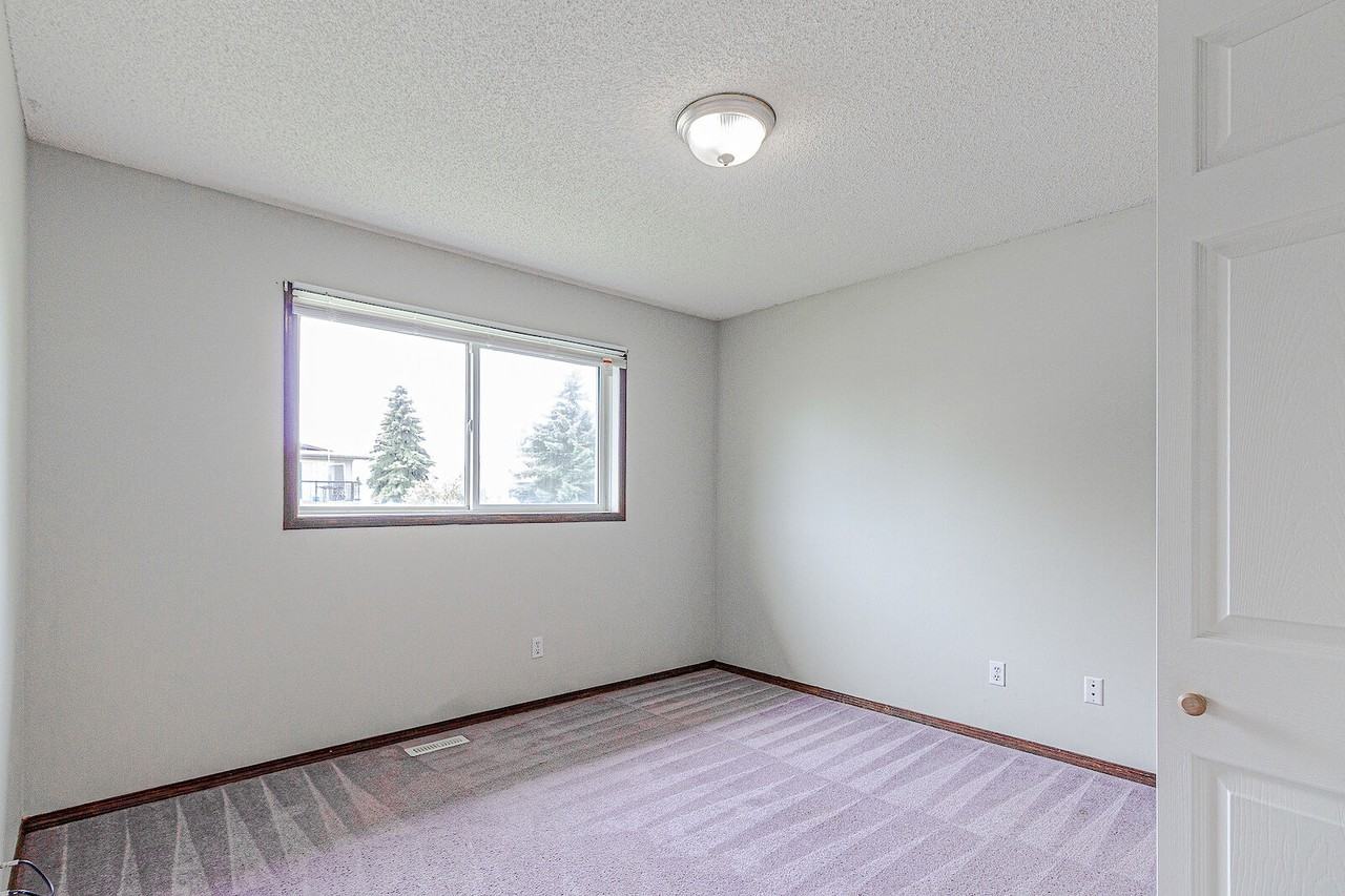 229 Centre St - Photo 7 of 18