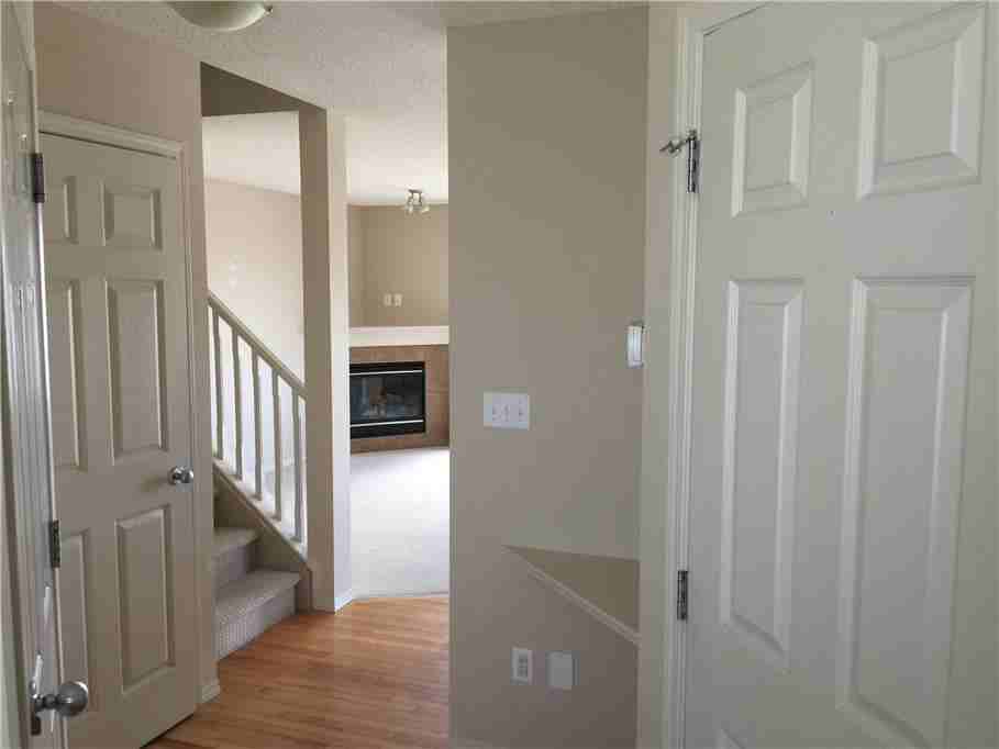 6004 1a Ave Sw - Photo 2 of 23