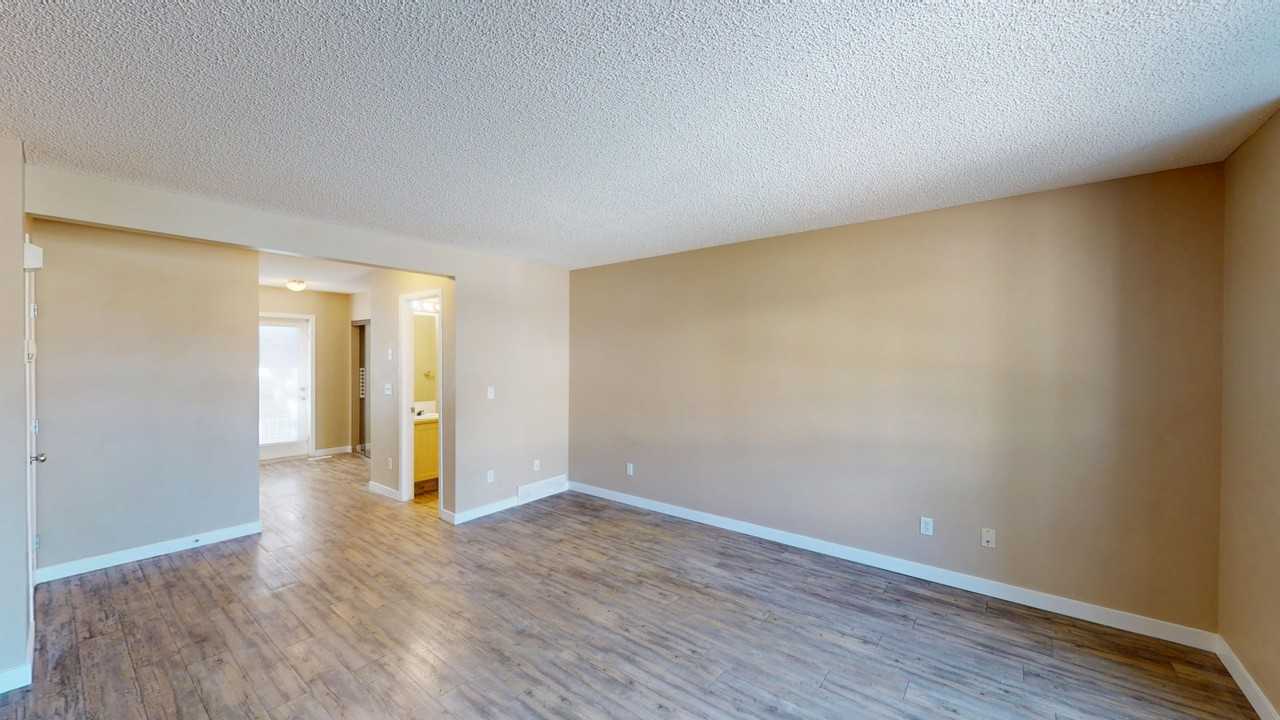 111 - 111 Tarawood Lane Northeast - Photo 4 of 27