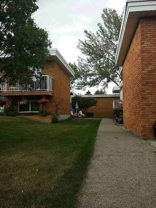 4415 Namaka Cres Nw - Photo 4 of 19