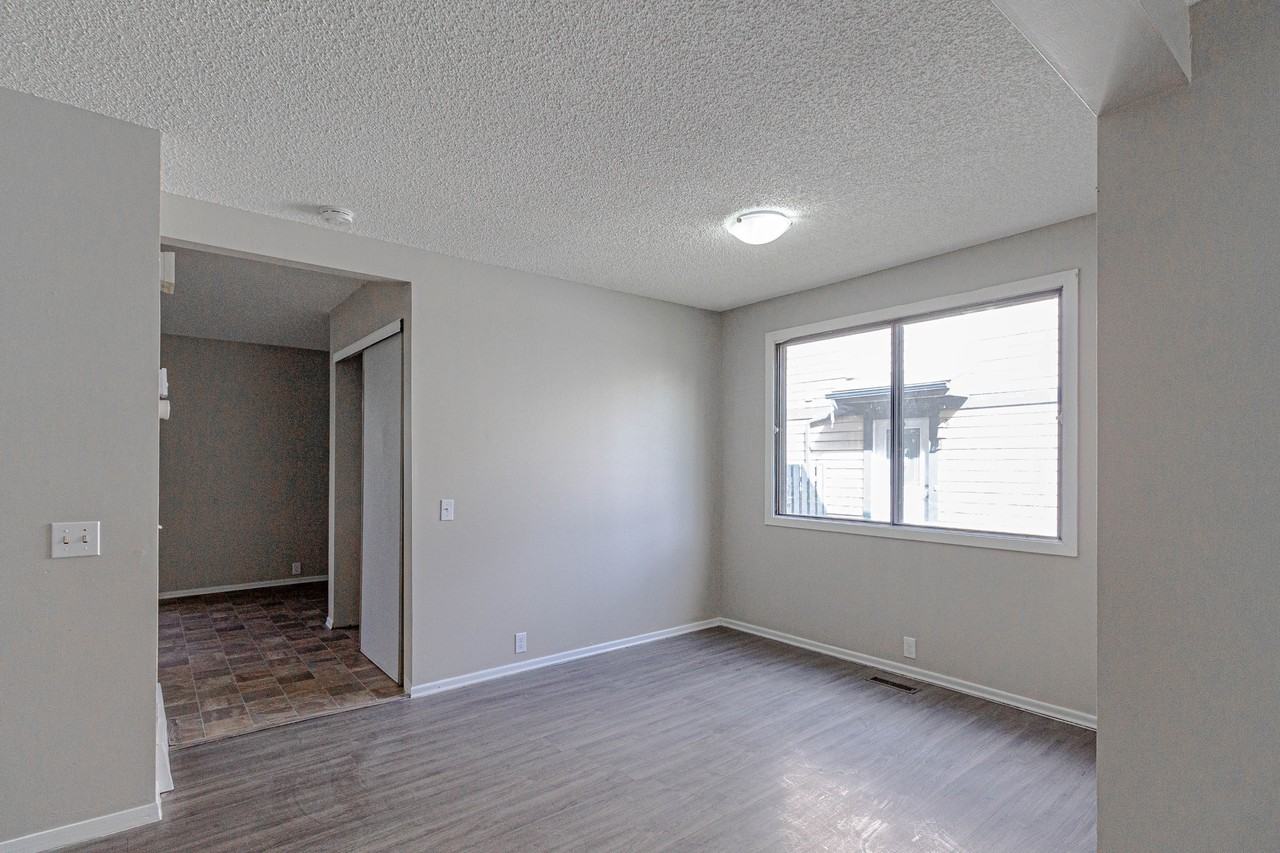 184 Midpark Gdns Se - Photo 6 of 22