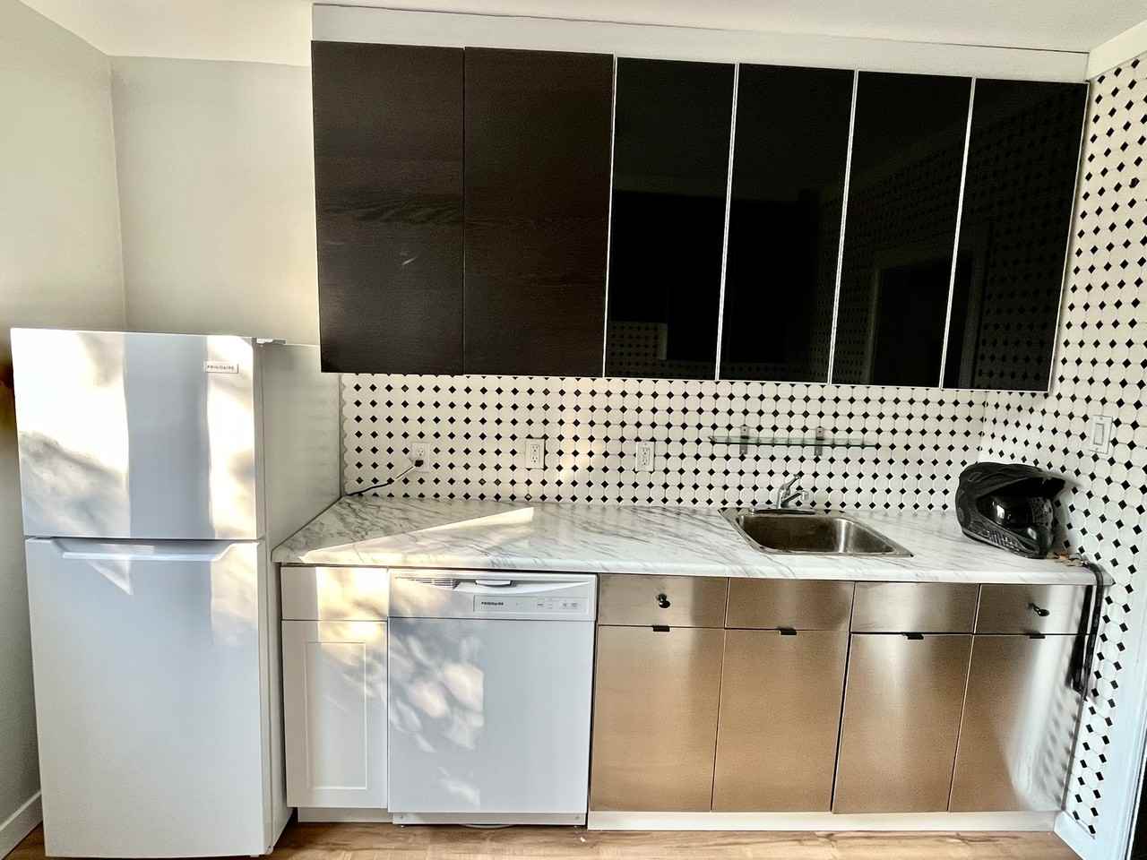 11235 117 St Nw - Photo 3 of 17