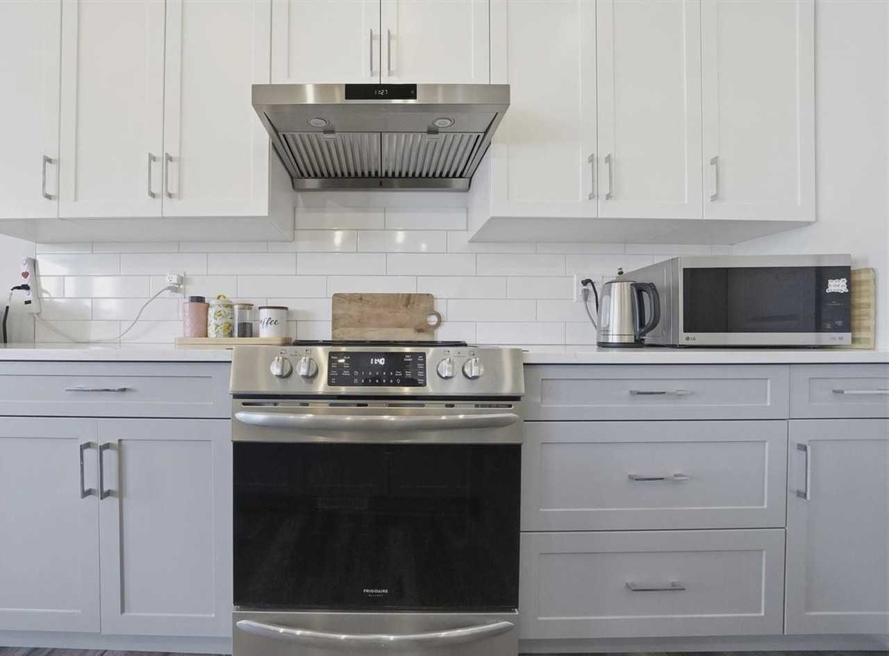 259 Skopik Cres - Photo 5 of 10