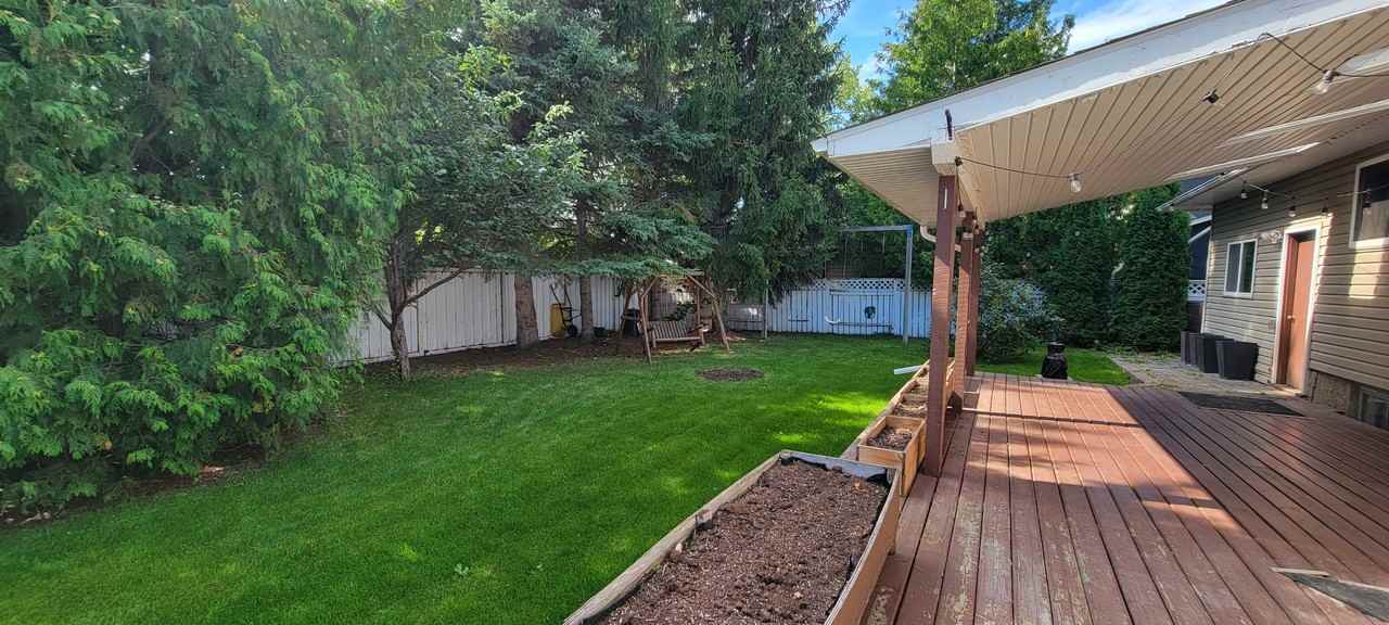 9933 76a Ave - Photo 3 of 28