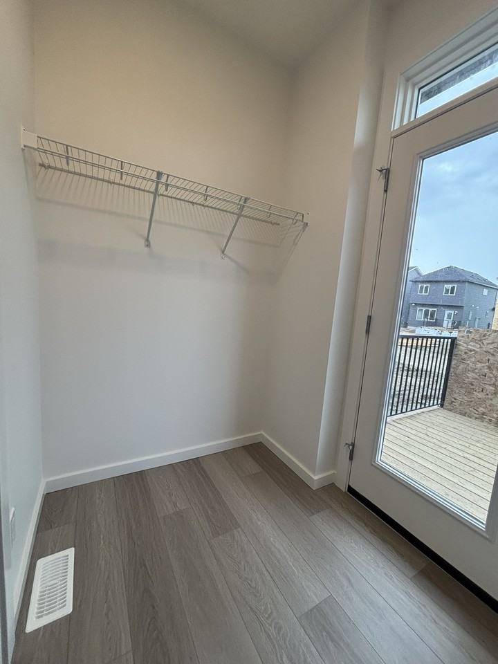 535 Rangeview St Se - Photo 7 of 28