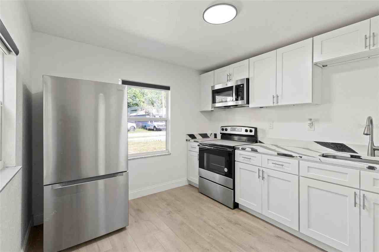 8613 N 14th St - Photo 7 of 27