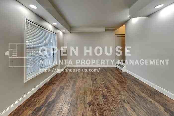 2405 Compton Pl - Photo 4 of 20