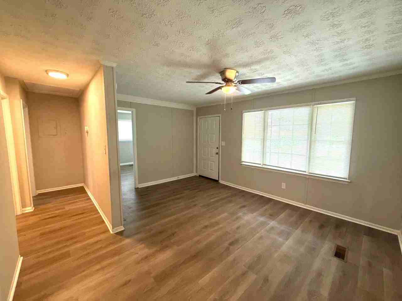 7923 Shinn Dr - Photo 2 of 11