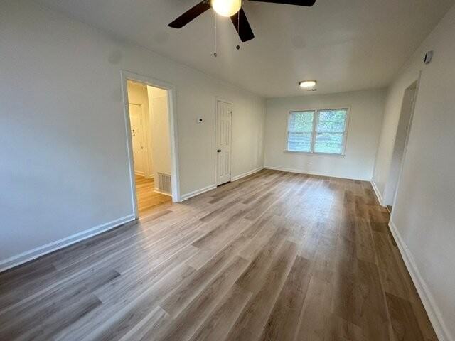2846 Walker St - Photo 2 of 9