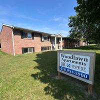 featured image of 405 E Woodlawn Ave