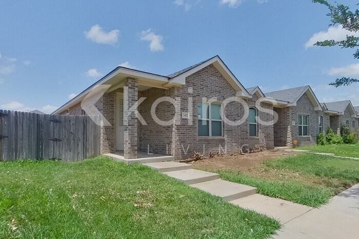 7402 Mosley St - Photo 4 of 27