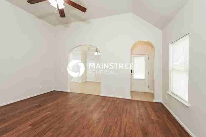 8254 Owen Park Dr - Photo 4 of 18