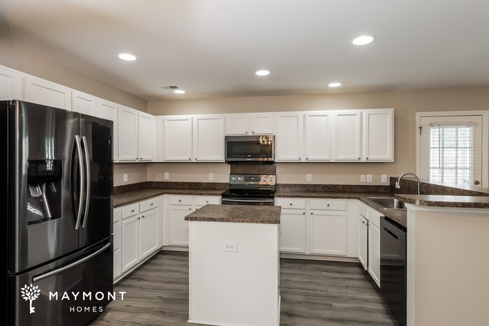 228 Myrtle Way - Photo 7 of 12