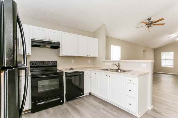 2650 Patrick Henry Ave - Photo 5 of 12
