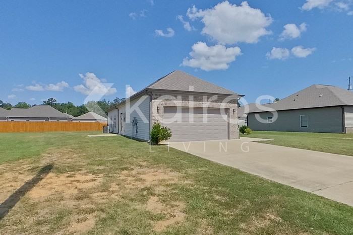 150 White Oak Cir - Photo 2 of 25