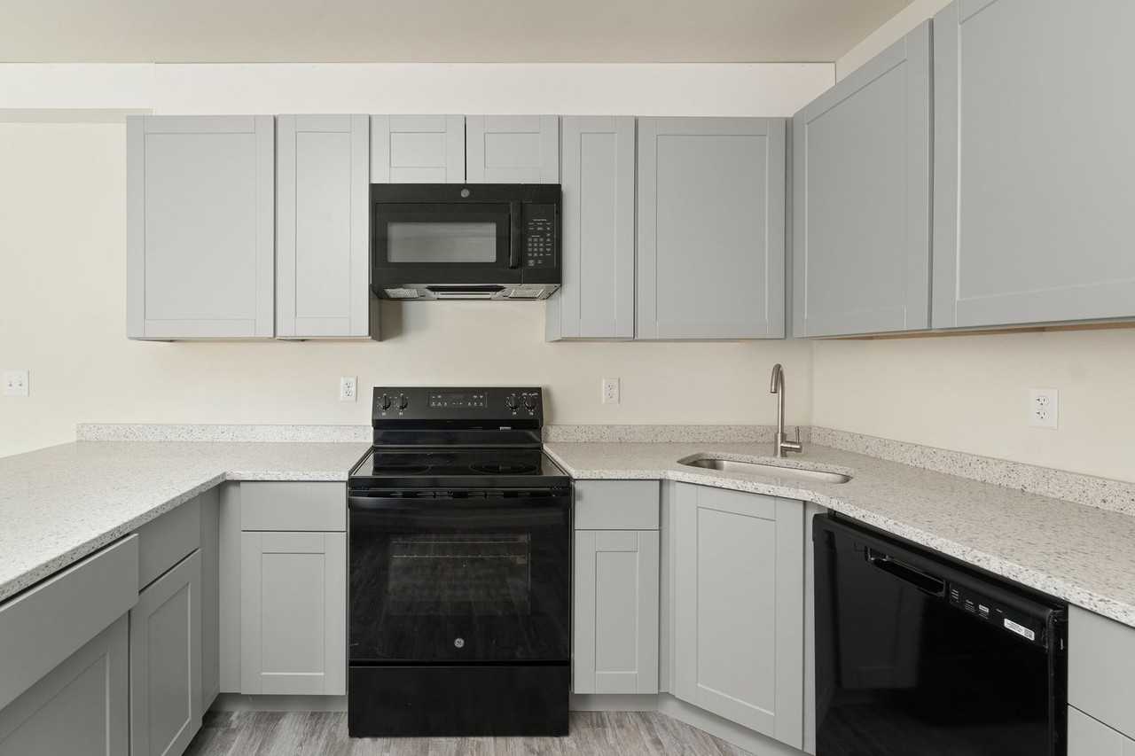 Pine Street Apartments - Photo 2 of 12