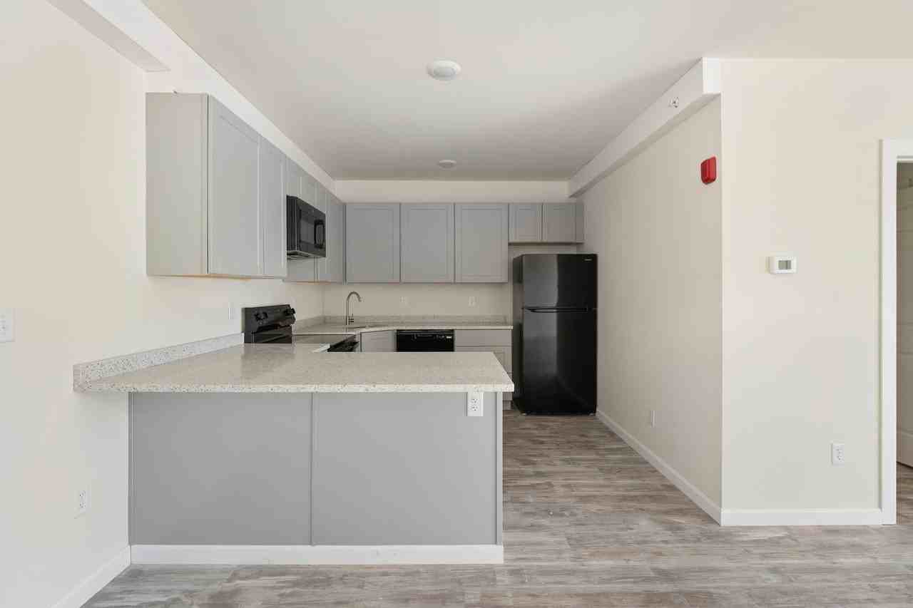 Pine Street Apartments - Photo 3 of 12