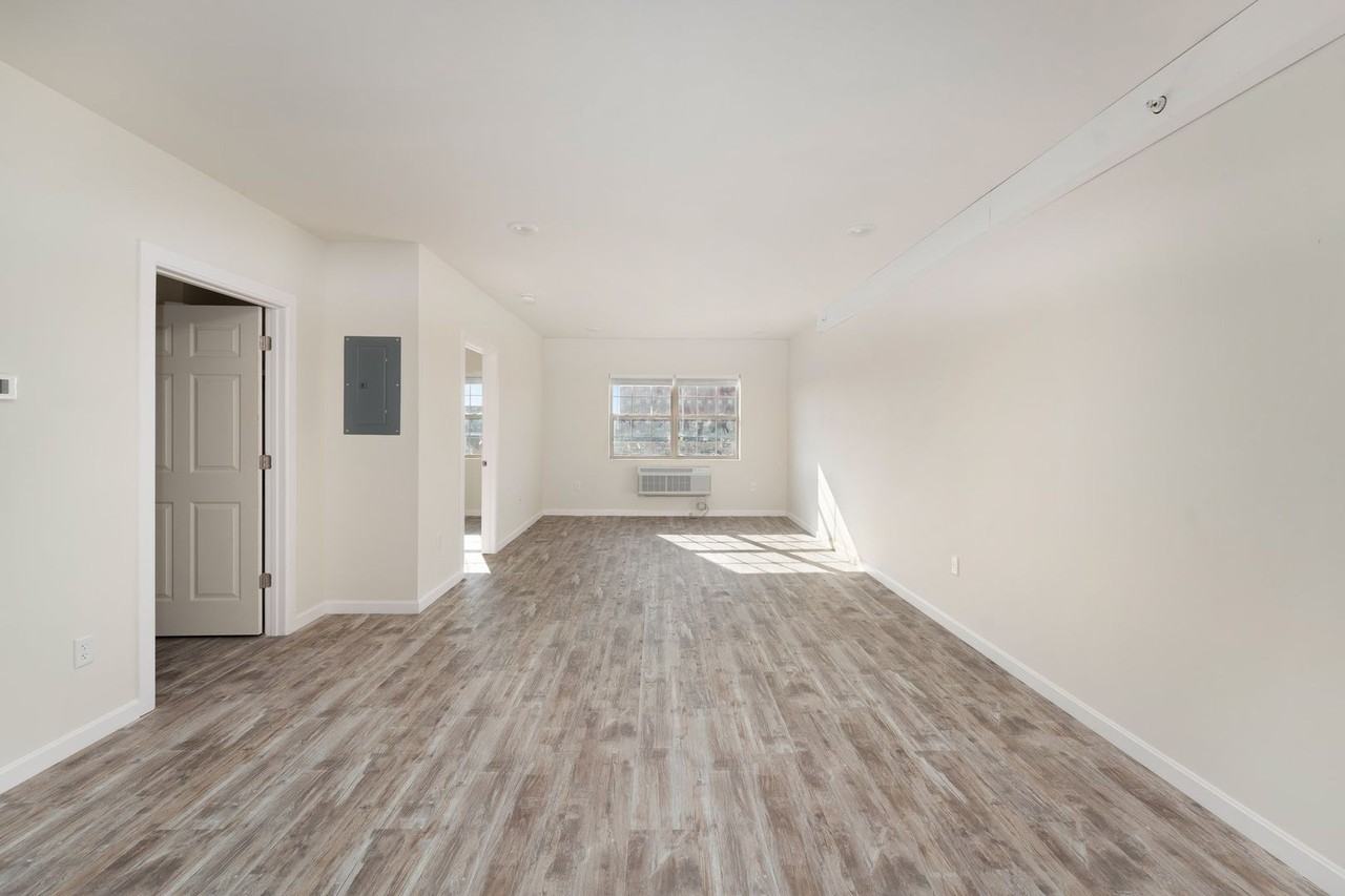 Pine Street Apartments - Photo 4 of 12