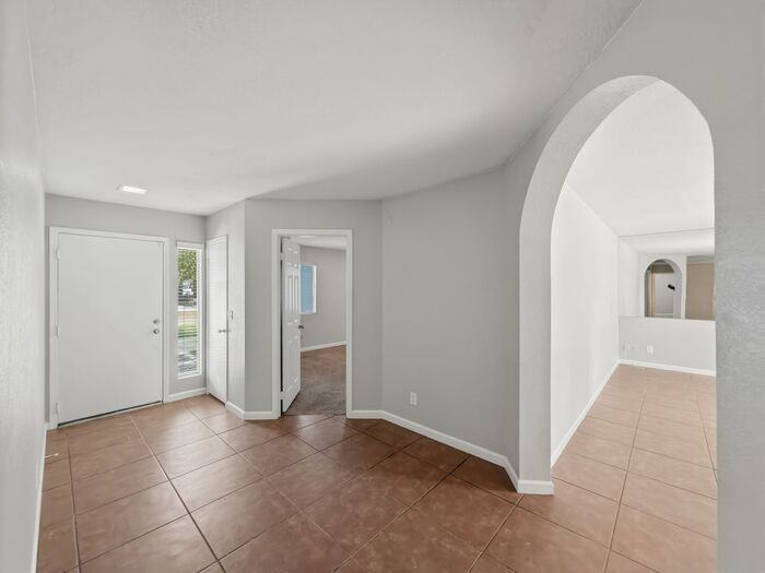 4910 W Gail Dr - Photo 6 of 32