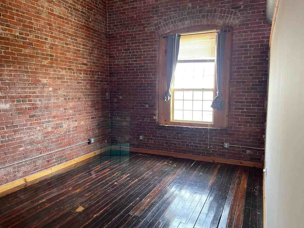 125 Goff Ave - Photo 3 of 24