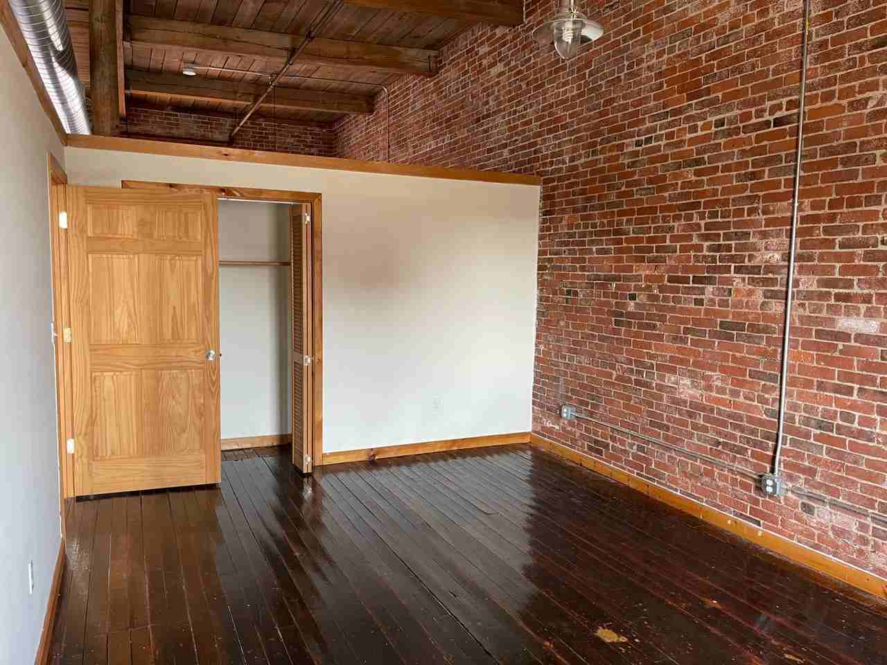 125 Goff Ave - Photo 4 of 24