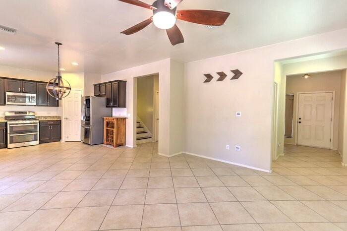 670 W Calle Ocarina - Photo 5 of 38