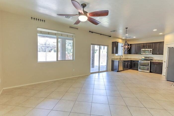 670 W Calle Ocarina - Photo 6 of 38