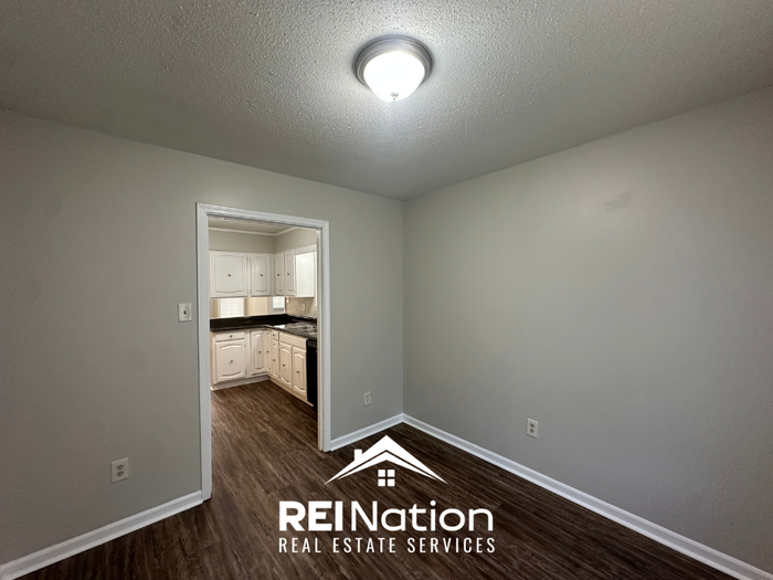 6312 Raleigh Lagrange Rd - Photo 4 of 18
