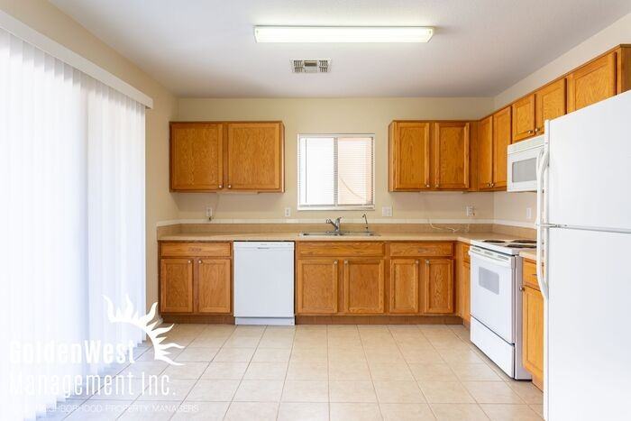 11408 W Hutton Dr - Photo 2 of 18