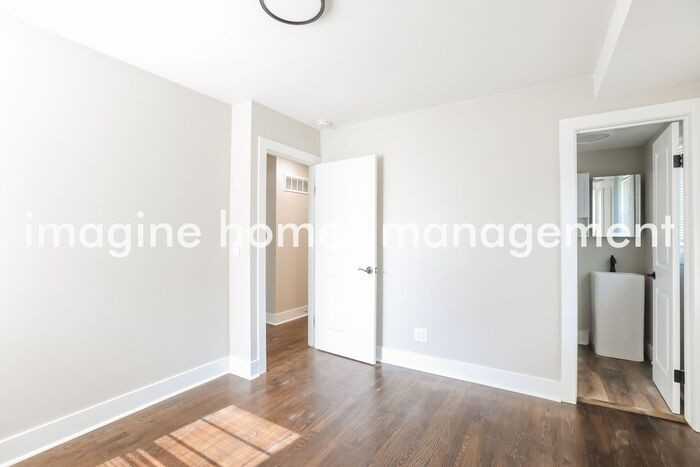7928 Ne 56th St - Photo 5 of 12