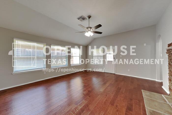 16407 Redbud Berry Ln - Photo 4 of 24
