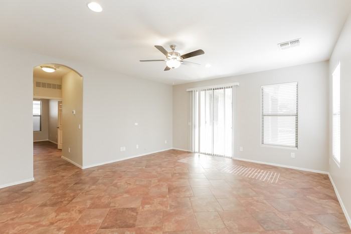 4304 W Hasan Dr - Photo 4 of 16
