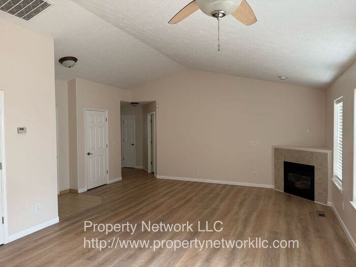 5729 Se 15th Dr - Photo 5 of 19