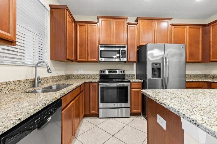 4272 Fennwood Ct - Photo 6 of 40