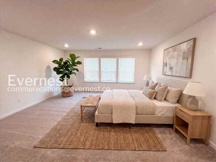 2554 States Ave - Photo 4 of 22