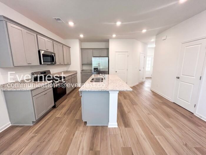 2554 States Ave - Photo 5 of 22
