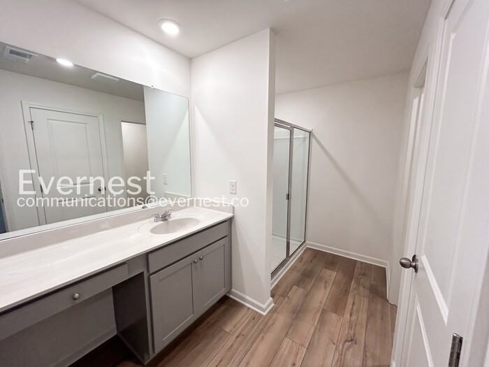 2554 States Ave - Photo 6 of 22