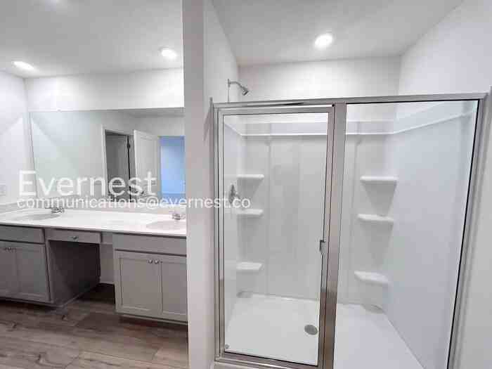 2554 States Ave - Photo 7 of 22