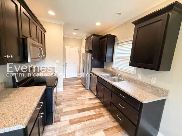 255 Earl Owens Dr - Photo 5 of 22