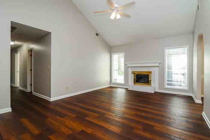 155 Somerset Dr - Photo 3 of 16