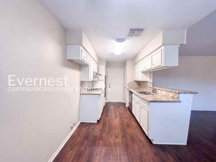 5311 Lincoln Town Dr - Photo 5 of 23
