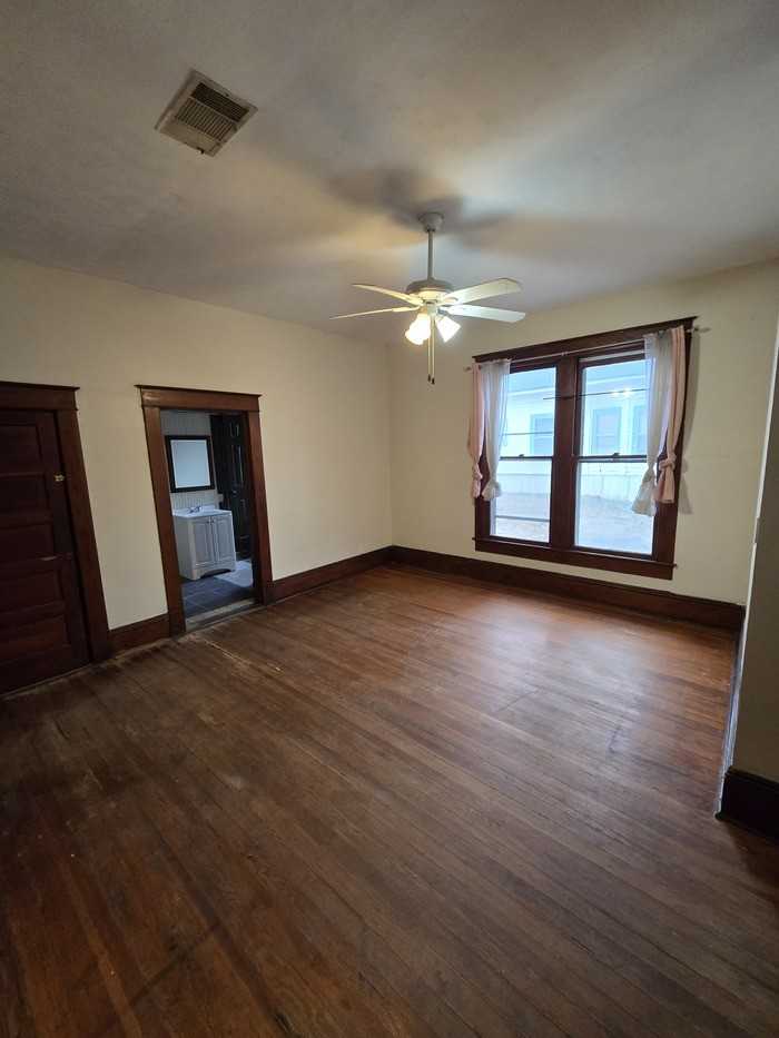 1735 Cleveland St - Photo 6 of 8