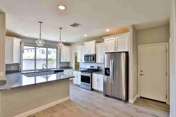 9805 E Specter Dr - Photo 6 of 30