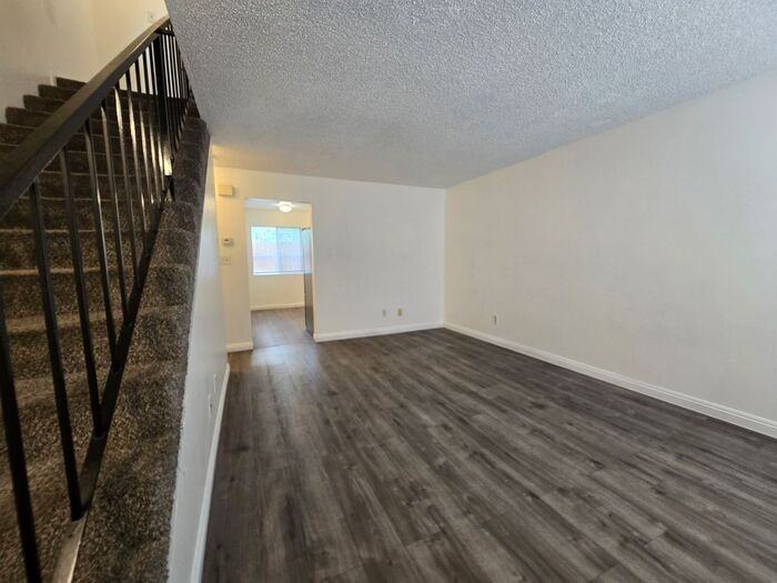 1414 E 9th St #2 - Photo 3 of 20