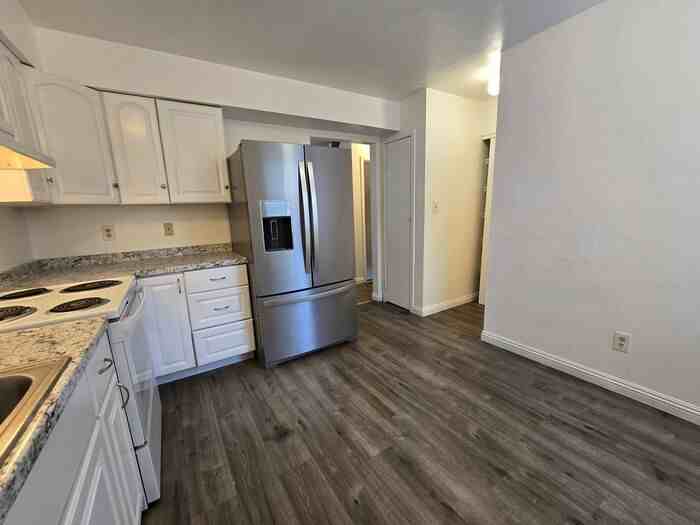 1414 E 9th St #2 - Photo 5 of 20