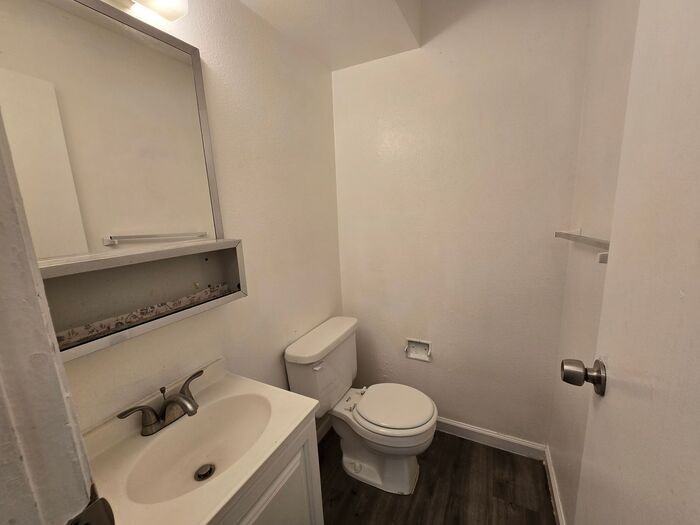 1414 E 9th St #2 - Photo 6 of 20