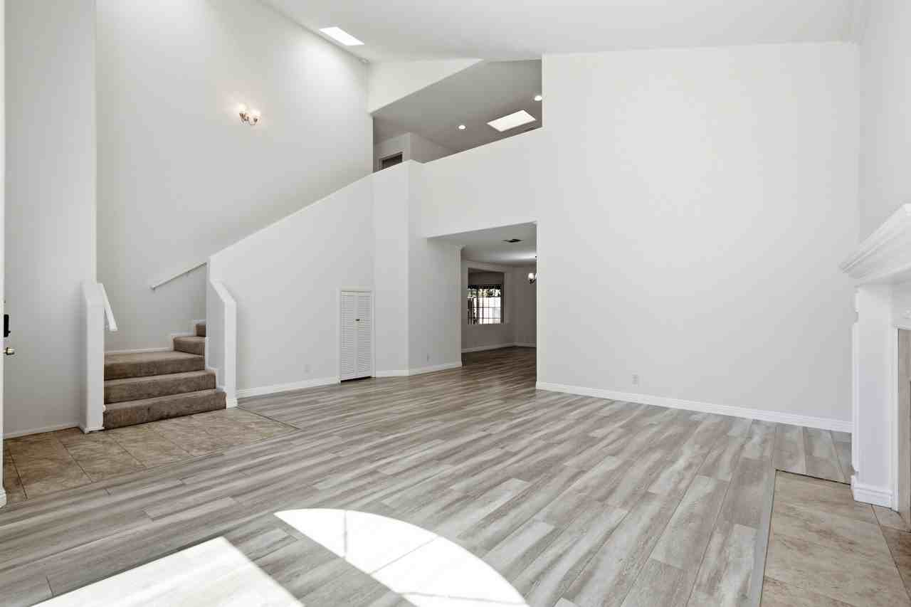 19250 Oxnard St #NA - Photo 3 of 31