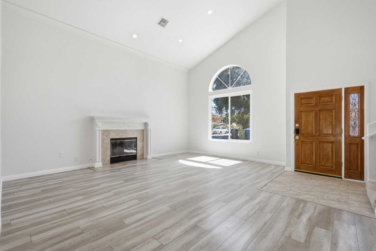 19250 Oxnard St #NA - Photo 4 of 31