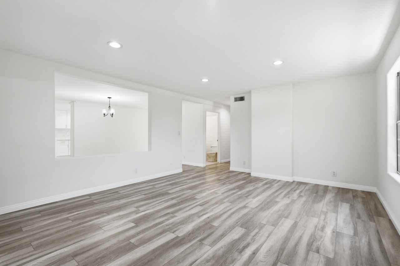 19250 Oxnard St #NA - Photo 6 of 31
